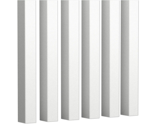 Plusieurs baguettes profilées blanches