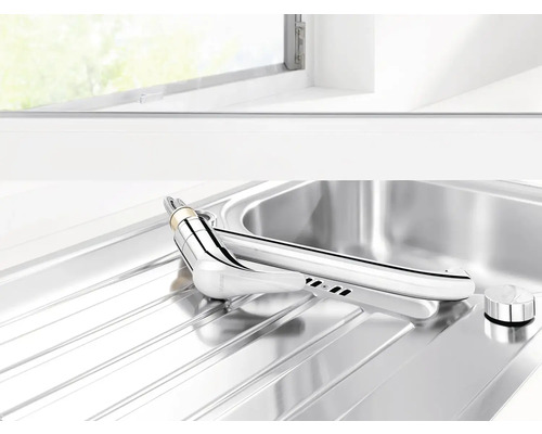 Spültischarmatur auf einer Edelstahlspüle