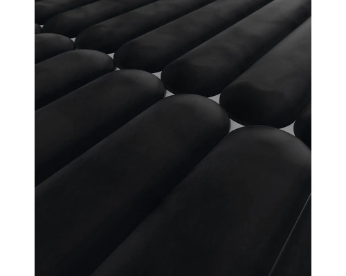 Gros plan de nombreuses isolations de tuyaux noires