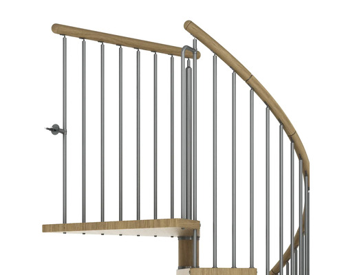 Detail einer Wendeltreppe mit Holzstufen und Edelstahlgeländer