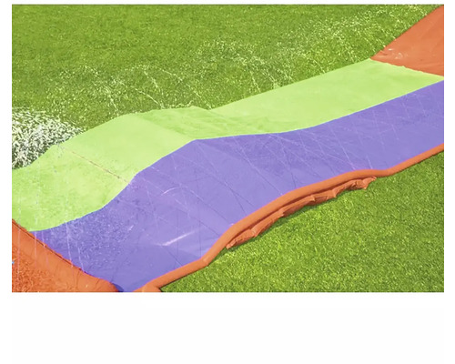 Toboggan aquatique pour le jardin sur gazon