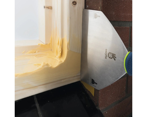 Application de mastic de jointoiement avec un couteau à mastic