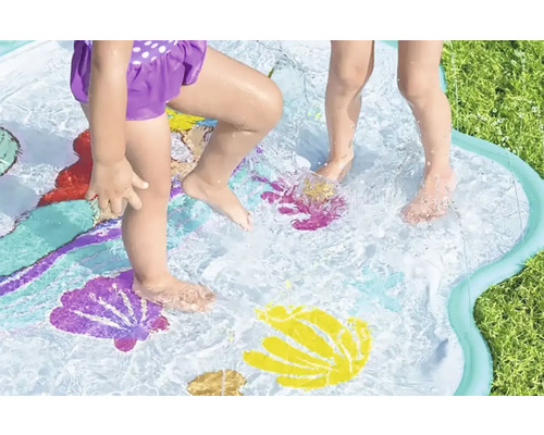 Kinderspritzmatte mit Meerjungfrauenmotiv im Garten