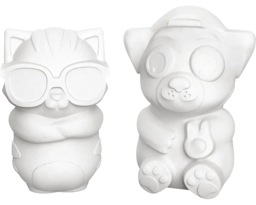Deux figurines non peintes : un chat avec des lunettes de soleil et un chien avec une casquette.
