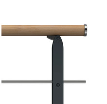 Vue détaillée d''un portant à vêtements avec barre en bois et structure métallique