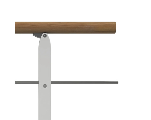 Detailansicht einer Ballettstange mit Holzstange, Metallständer und Querstange