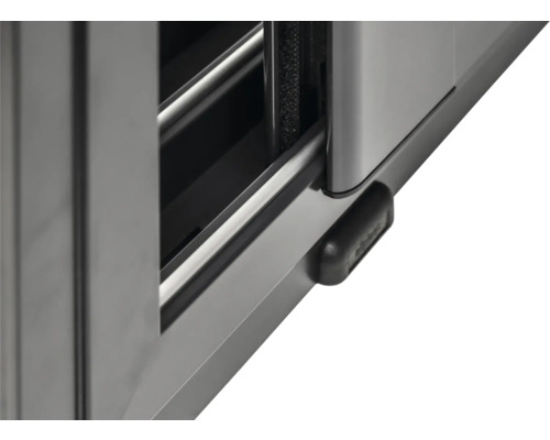 Detailansicht eines Schranks mit Schiebetürsystem