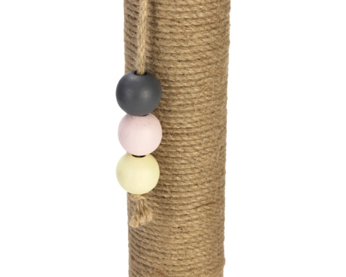 Kratzbaumstamm mit Sisal umwickelt und Spielzeug
