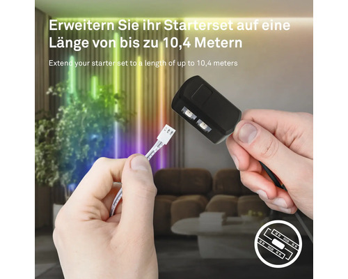 Person verbindet Stecker mit LED-Streifenverbinder für eine Länge von bis zu 10,4 Metern