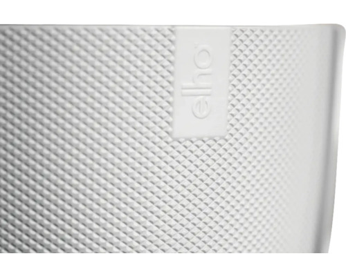 Detailansicht eines Pflanzgefäßes mit Elho Logo und Rautenmuster