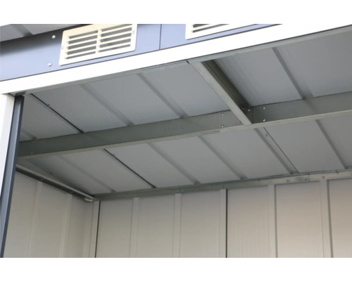 Innenansicht eines Gerätehauses mit Belüftung