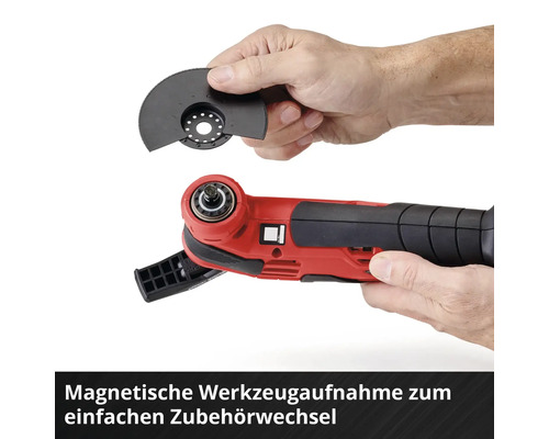 Oszillierendes Multitool mit Sägeblattaufsatz