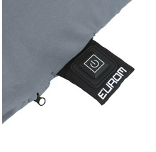 Vue détaillée d''une veste chauffante avec le logo Eurom et un bouton d''alimentation