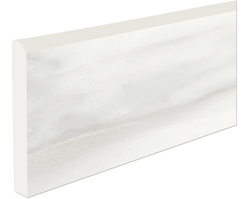 Weisse Sockelleiste aus Keramik mit Marmoroptik