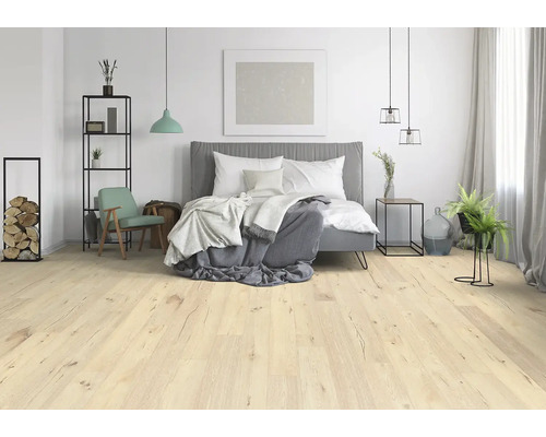 Chambre moderne avec plancher en bois, lit et décoration minimaliste