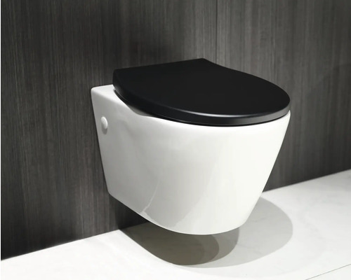 Wandhängendes WC mit schwarzem Sitz