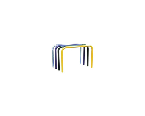 Plusieurs supports à vélos en acier coloré