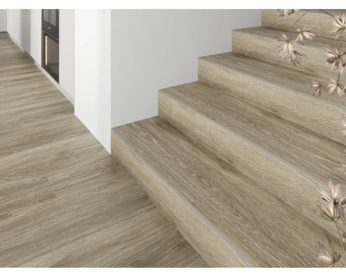 Boden und Treppe mit Holzdekor im Innenbereich