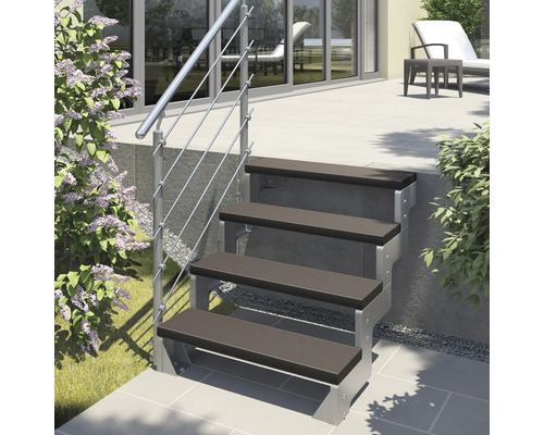 Escalier extérieur avec quatre marches et une rampe en acier inoxydable