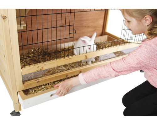 Clapier en bois avec tiroir et enfant