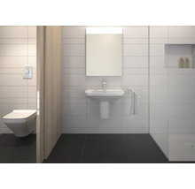 Salle de bain moderne avec lavabo, armoire de toilette et WC suspendu