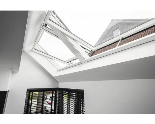 Ansicht eines Raumes mit Dachfenstern zur Belüftung und Beleuchtung