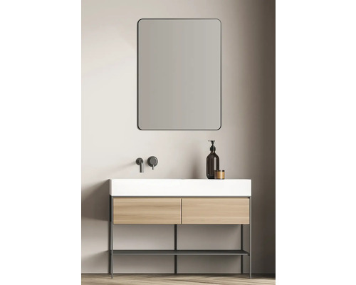 Meuble de salle de bains avec miroir, lavabo, robinet et meuble bas avec tiroirs