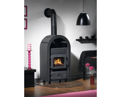 Kamino Kaminofen im Wohnzimmer mit brennendem Feuer