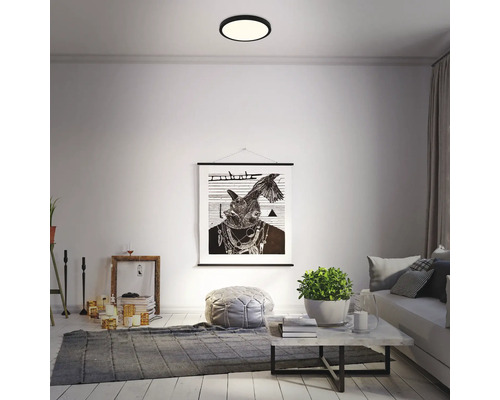 Wohnzimmer mit Deckenleuchte