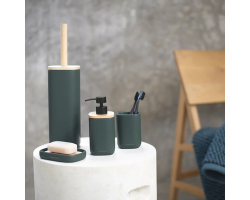 Badezimmer-Set mit Seifenschale, Seifenspender, Zahnputzbecher und Toilettenbürste