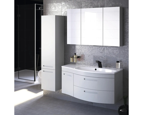 Salle de bains avec meuble sous-lavabo, armoire de toilette, armoire haute et douche
