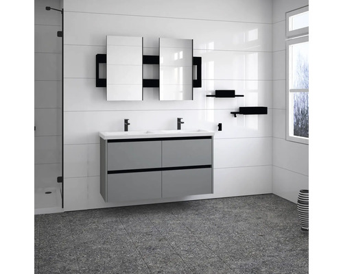 Modernes Badezimmer mit Waschtisch, Spiegel, Ablagen und Dusche