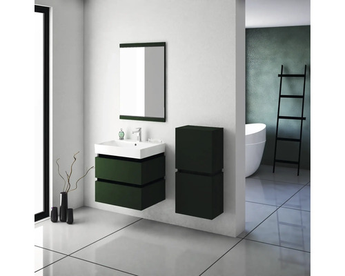 Salle de bains moderne avec lavabo, miroir et armoire haute en version foncée