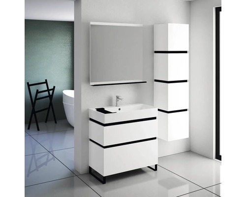 Salle de bains avec meuble sous-lavabo, armoire de toilette et armoire haute dans un design clair