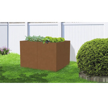 Hochbeet aus Metall mit Pflanzen im Garten