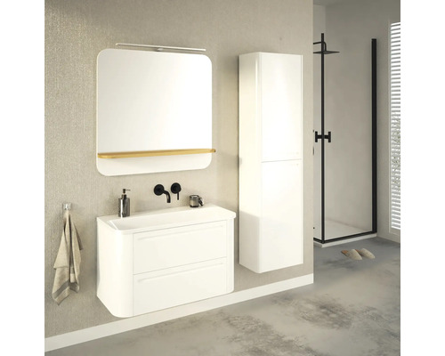 Salle de bains avec meuble sous-lavabo, miroir, armoire haute et douche