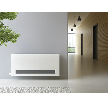 Radiateur mural blanc dans une pièce moderne