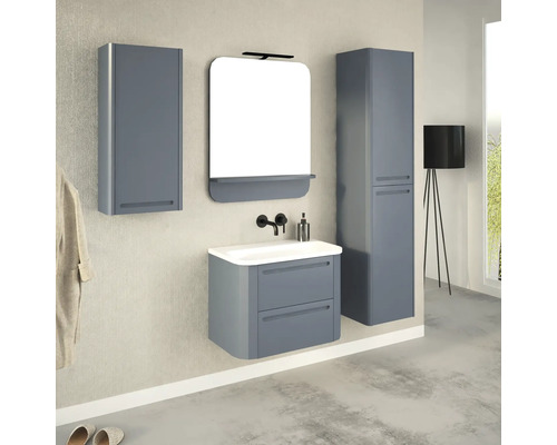 Salle de bains avec meuble-lavabo, armoire de toilette et armoire haute