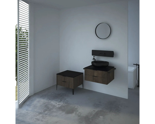 Salle de bains moderne avec lavabo, miroir et meuble sous-vasque.