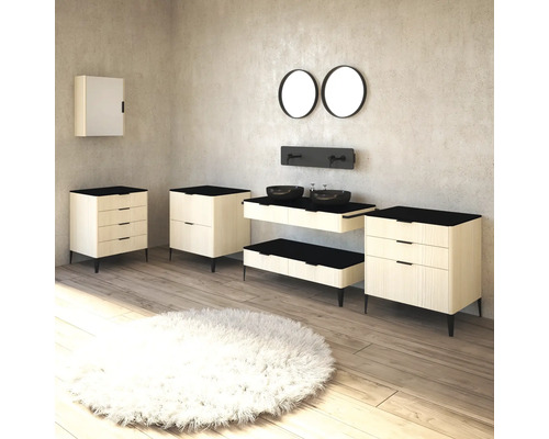 Salle de bains avec lavabos, meubles sous-lavabos, armoire de toilette et miroirs ronds