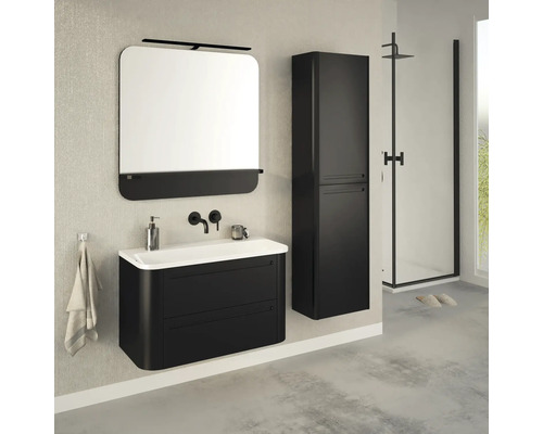 Salle de bain moderne avec meuble sous-lavabo, armoire de toilette et armoire haute noirs