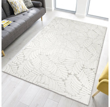 Teppich mit Blätterdesign in einem hellen Wohnzimmer