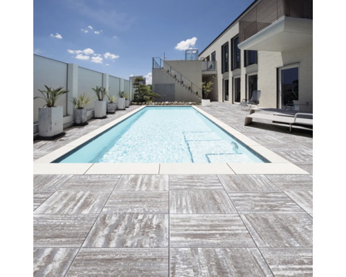 Extérieur avec piscine et dalles de terrasse en pierre