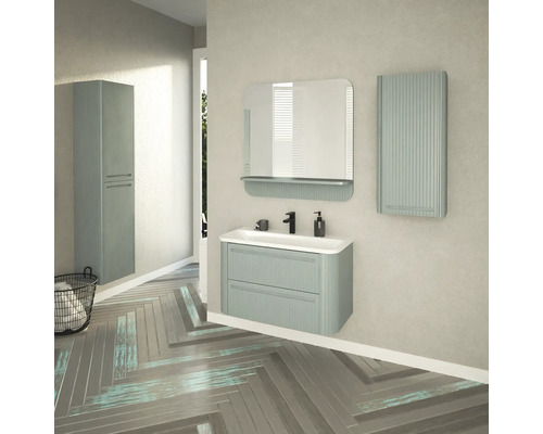 Salle de bain avec meuble sous-lavabo, miroir, armoire de toilette et armoire haute