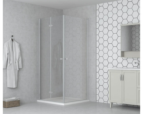 Duschkabine mit Klarglas in einem hellen Badezimmer