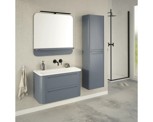 Ensemble de salle de bains moderne avec meuble sous-lavabo, miroir, lampe de miroir et armoire haute