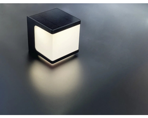 Quadratische Außenwandleuchte mit LED-Technik