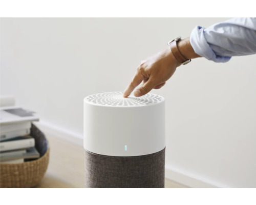 Luftreiniger mit Stoffbezug und Bedienung per Fingerdruck