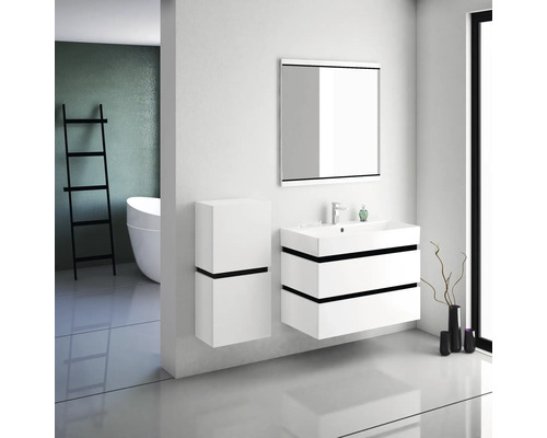 Salle de bain moderne avec meuble-lavabo blanc, armoire de toilette et armoire haute