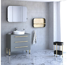 Salle de bains avec meuble sous-lavabo, miroir, étagère et chariot de rangement